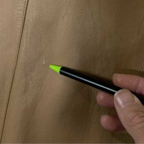 D’Linea Women's Vintage 80’s Tan Batwing Leather Jacket w/ Shoulder Padding - Picture 6 of 9